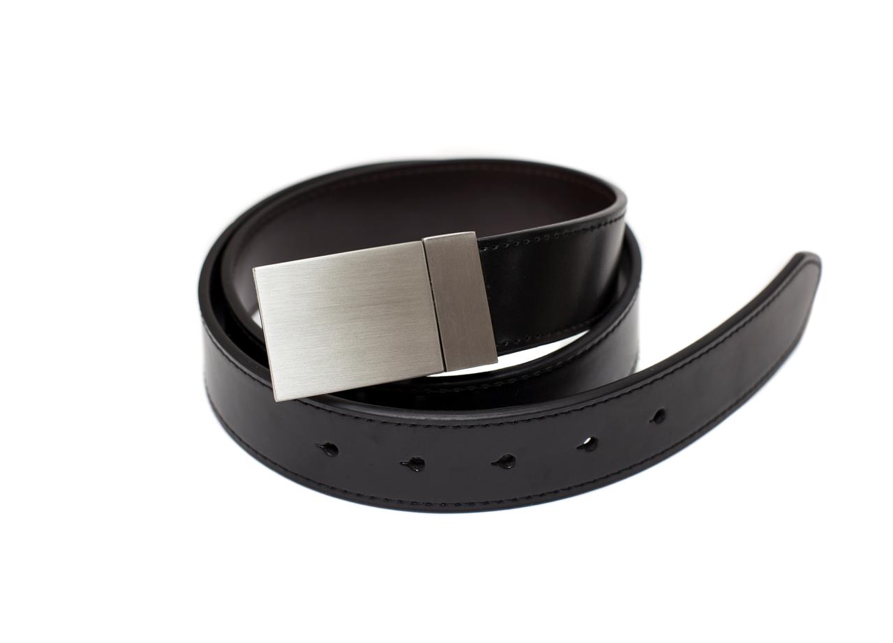 Sleek Black Belt With Flat Head